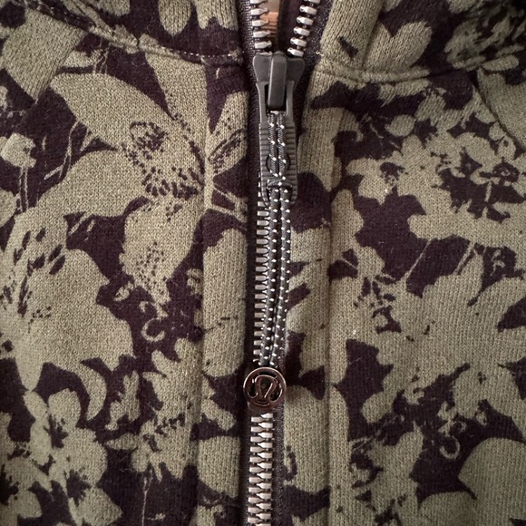 NEW Lululemon Scuba Hoodie IV Size 6 Green/Black Floral - Picture 11 of 15